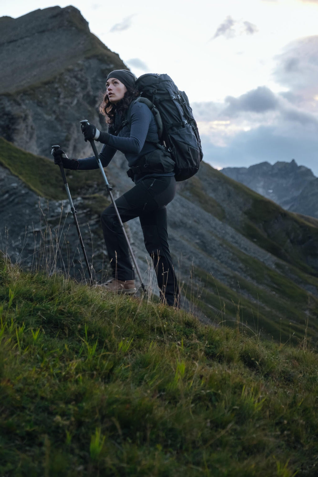 Simond Women's MT900 Symbium2 50+10 L Backpacking Pack