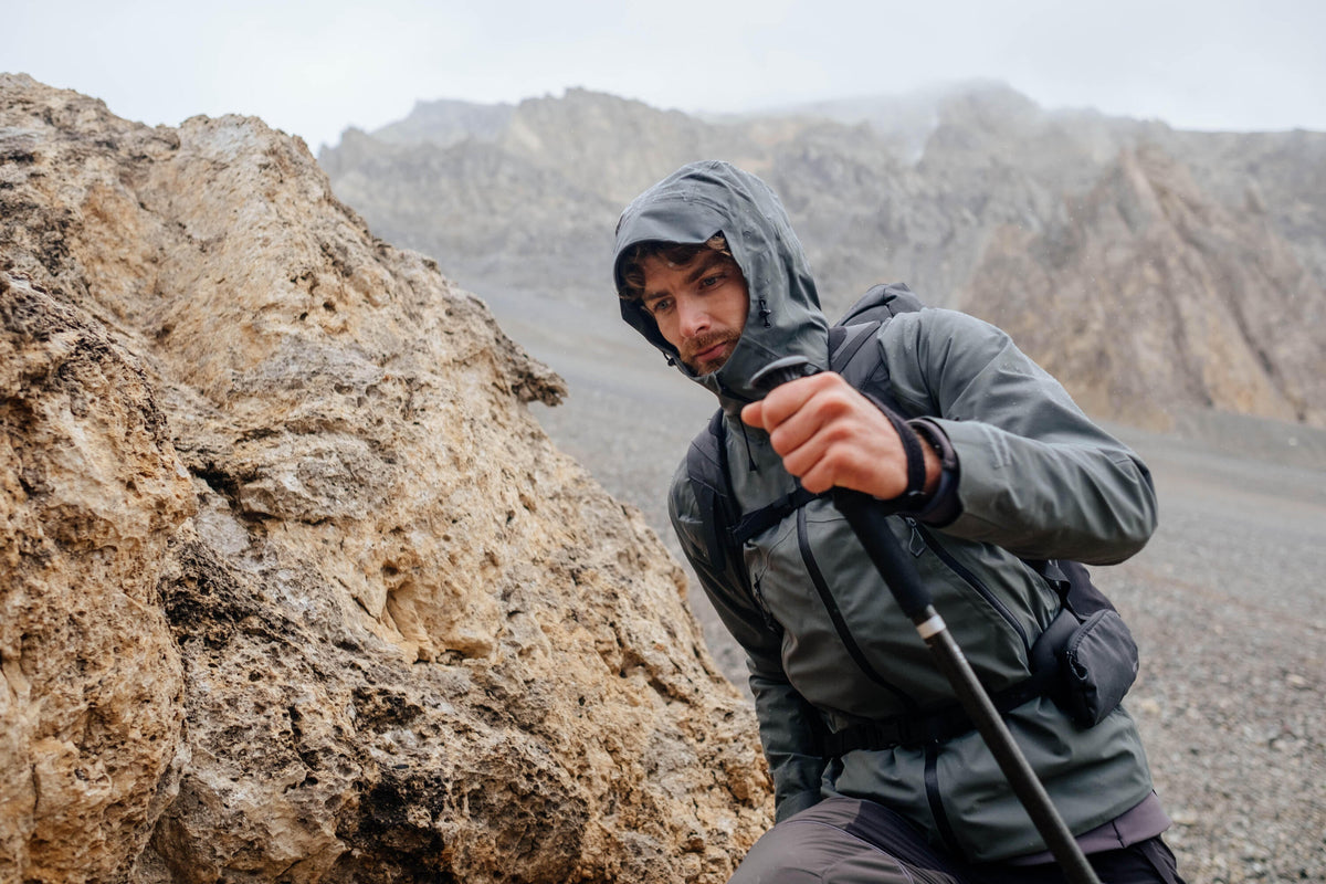 Quechua Men's MH500 Hiking Lightweight Waterproof Jacket