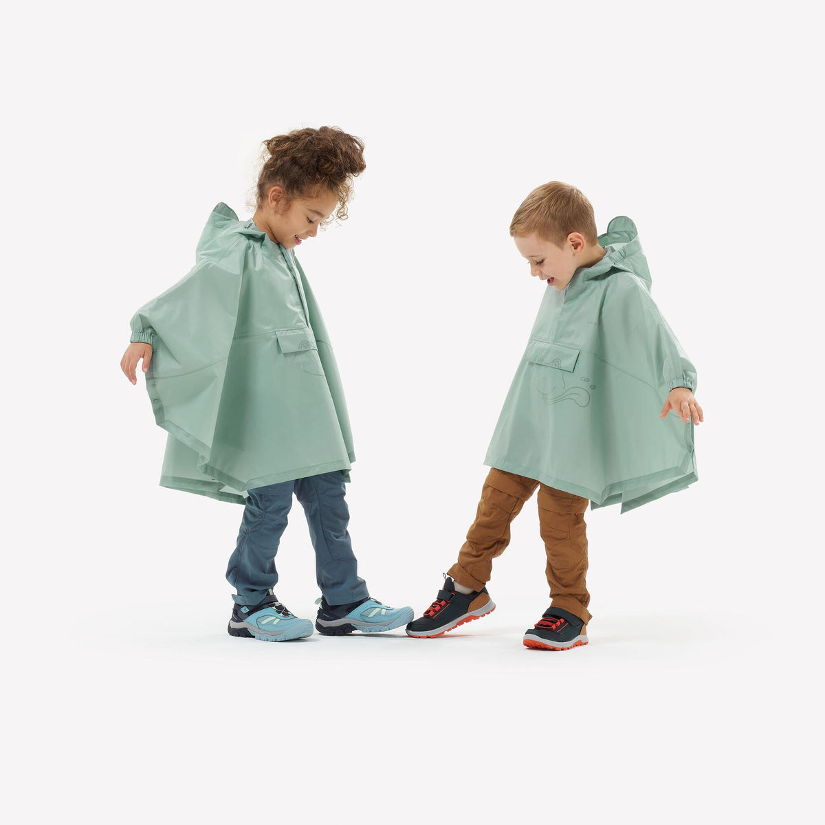 Quechua Kids’ MH100 Rain Poncho – Ages 2–6