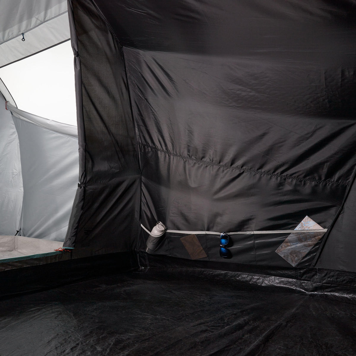 Quechua Arpenaz Fresh & Black Family Camping Tent 4 Person 1 Bedroom